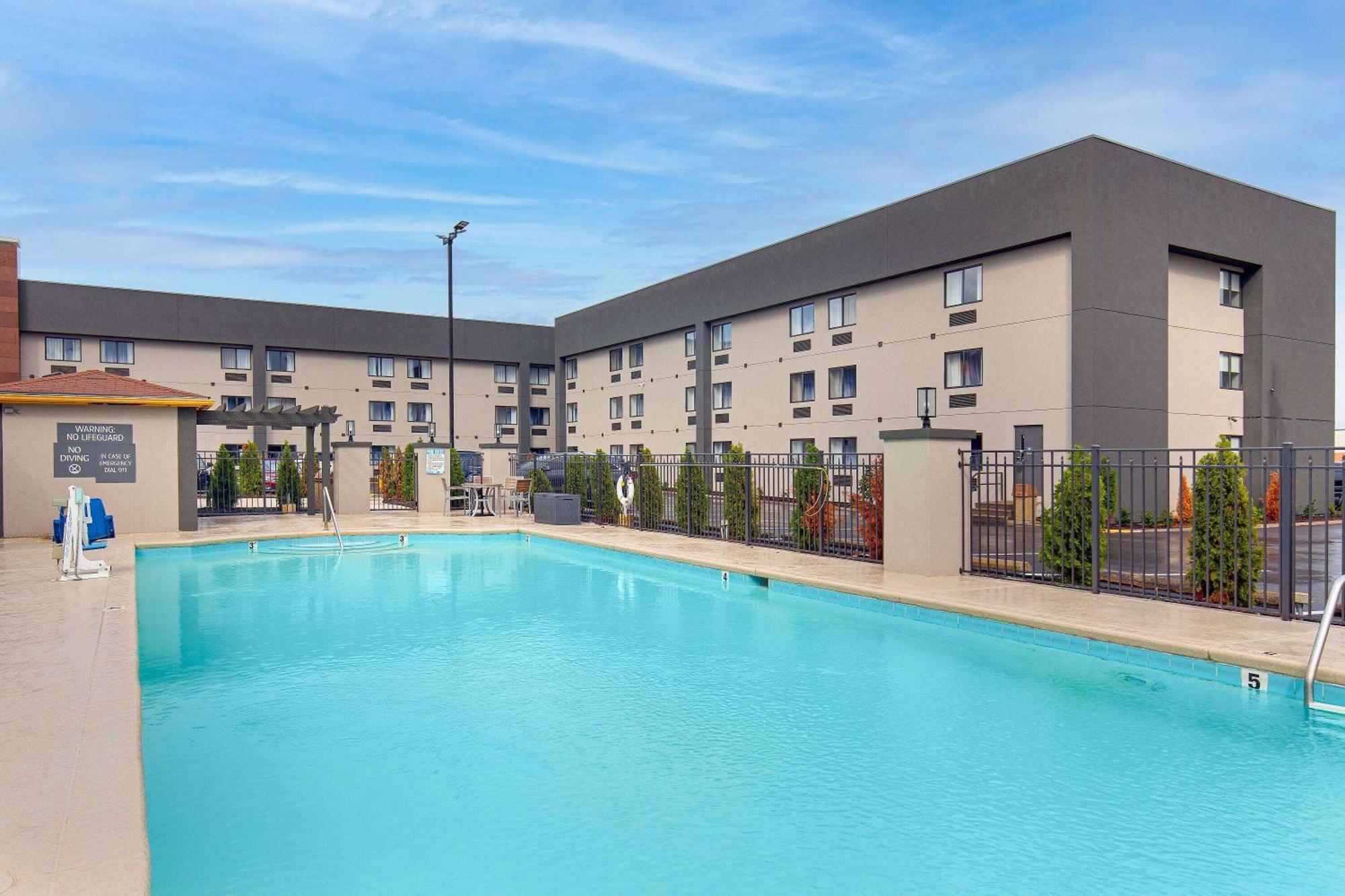 La Quinta By Wyndham Nashville Airport Экстерьер фото